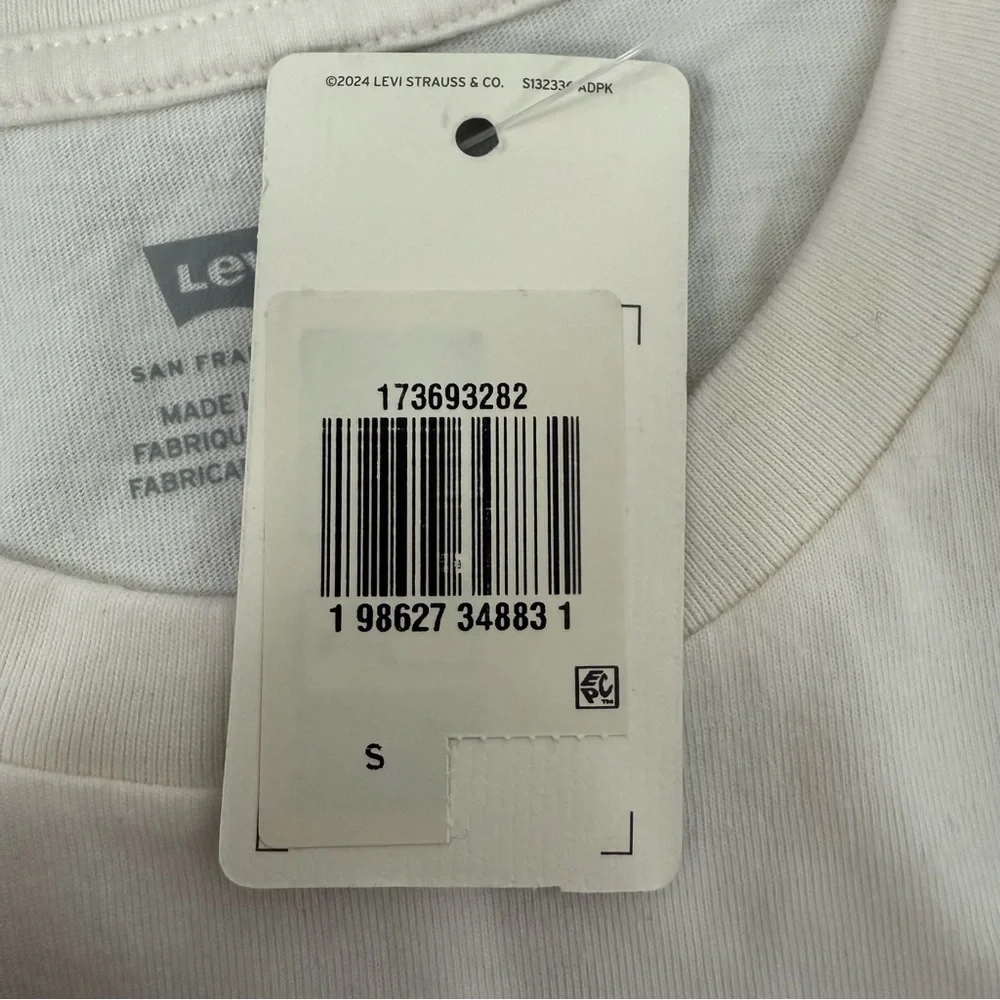 Women’s Levi’s Perfect T-Shirt Moody Spot The Tab Cowboy Boots Graphic Small - Picture 10 of 16